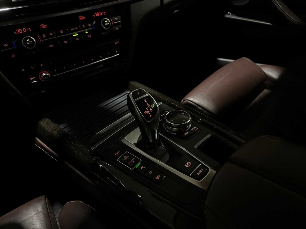 BMW X5 xDrive50i 4.4 V8 High Executive 449 PS 2014, J-094-RR