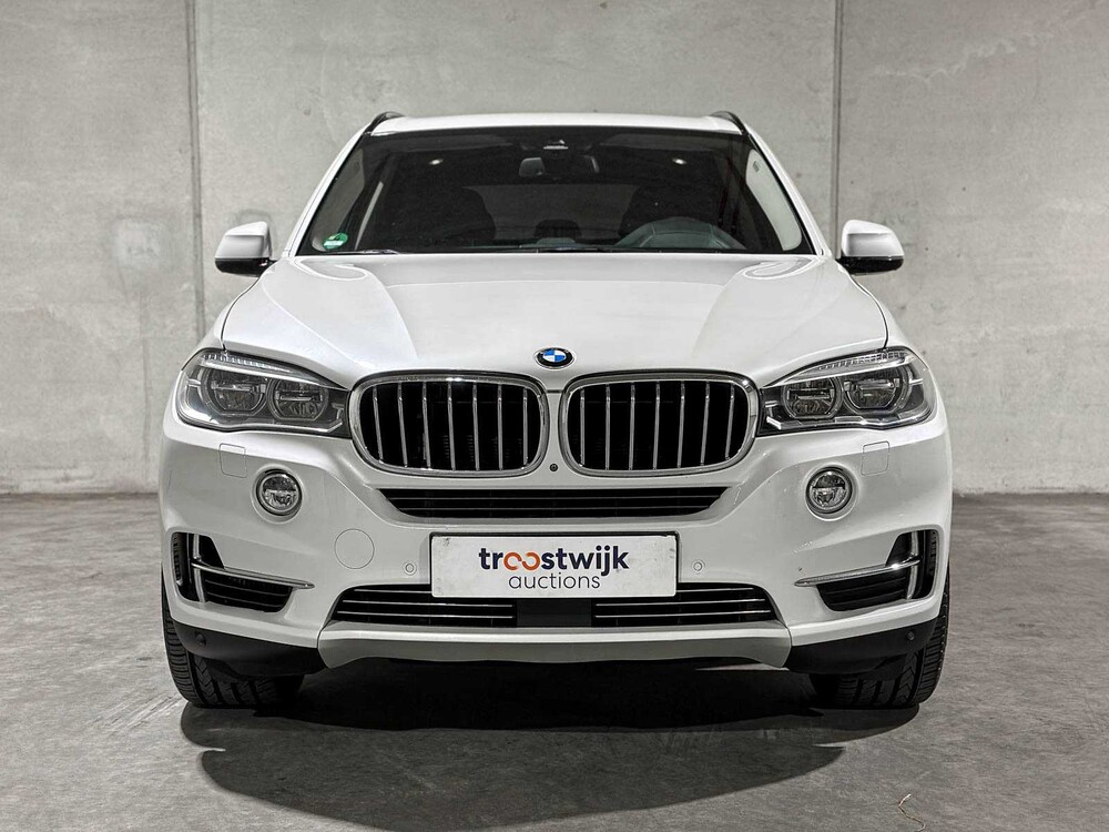 BMW X5 xDrive50i 4.4 V8 High Executive 449pk 2014, J-094-RR