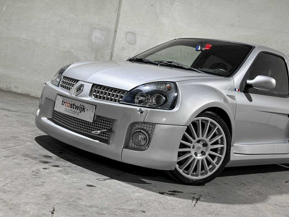 Renault Clio V6 3.0 Sport RS Phase 2 (NR 149) 255pk 2004 Youngtimer