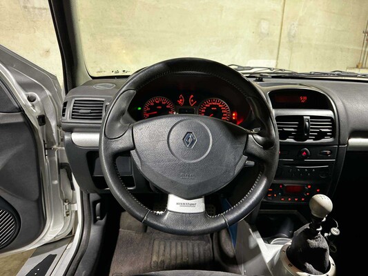 Renault Clio V6 3.0 Sport RS Phase 2 (NR 149) 255pk 2004 Youngtimer