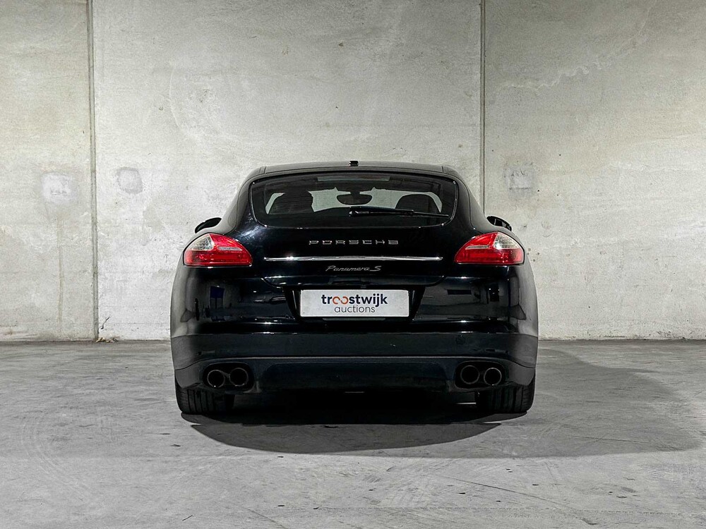 Porsche Panamera S 4.8 V8 405 PS 2011