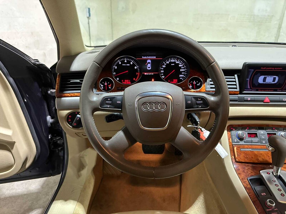 Audi A8 4.2 V8 Quattro Pro Line 350pk 2007 (Origineel-NL + 1e Eigenaar), 25-XH-VZ