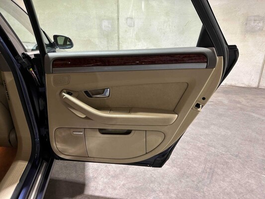 Audi A8 4.2 V8 Quattro Pro Line 350pk 2007 (Origineel-NL + 1e Eigenaar), 25-XH-VZ