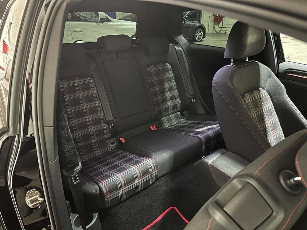 Volkswagen Golf GTI Performance (VII / MK7 / Golf 7) 396pk 2014