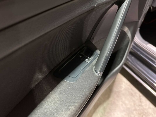 Volkswagen Golf GTI Performance (VII / MK7 / Golf 7) 396pk 2014