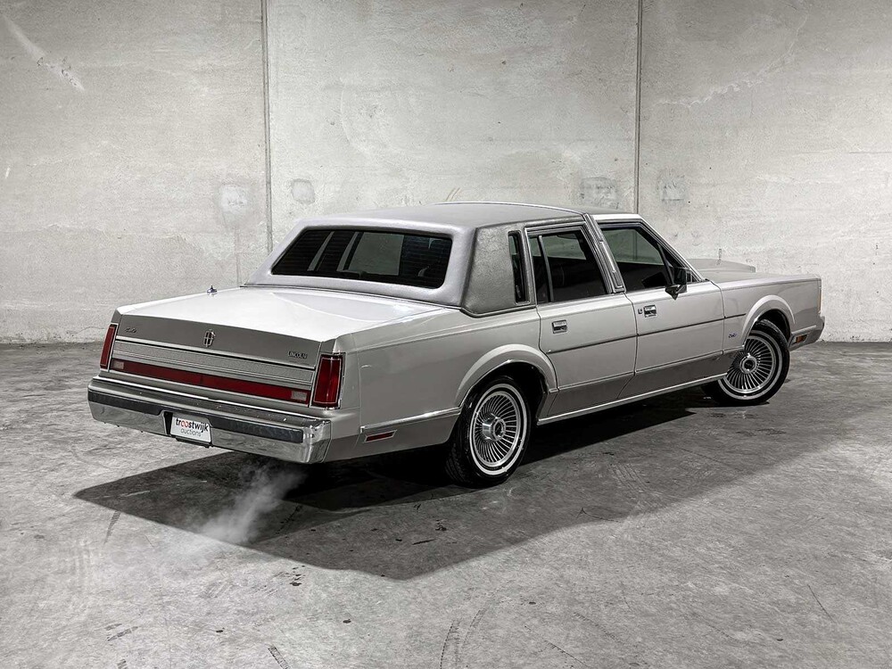 Lincoln Town Car 4.9 V8 Signature SD 160pk 1989, K-946-BX
