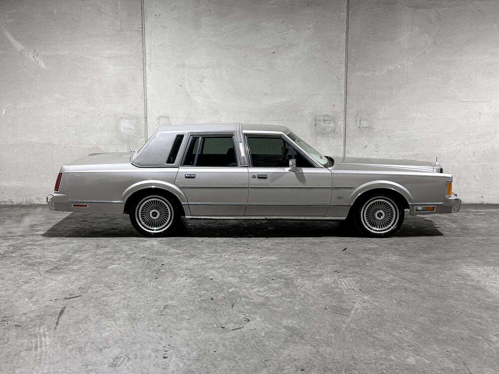 Lincoln Town Car 4,9 V8 Signature SD 160 PS 1989, K-946-BX