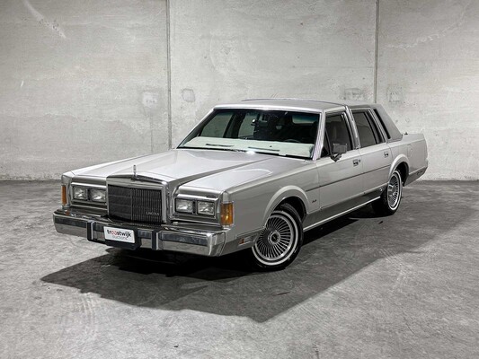 Lincoln Town Car 4.9 V8 Signature SD 160pk 1989, K-946-BX