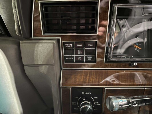 Lincoln Town Car 4.9 V8 Signature SD 160pk 1989, K-946-BX