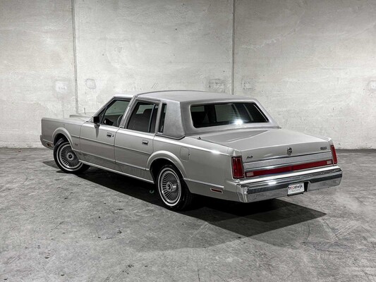 Lincoln Town Car 4.9 V8 Signature SD 160pk 1989, K-946-BX