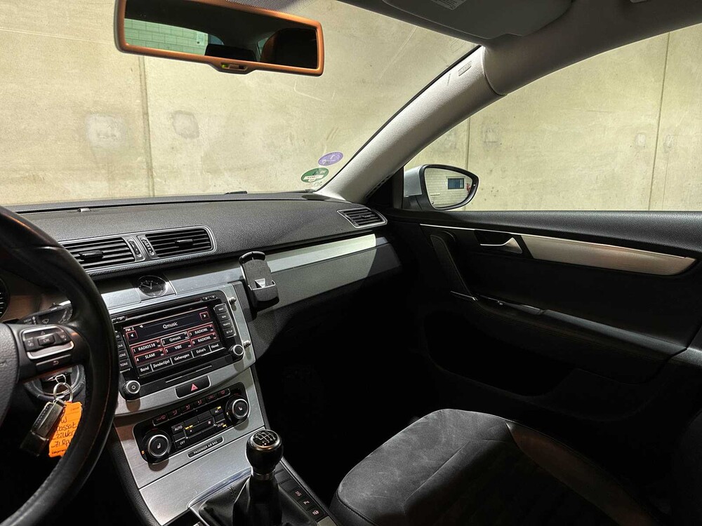 Volkswagen Passat Variant 1.8 TSI Highline 160pk 2011 (Origineel-NL), 71-RPV-9