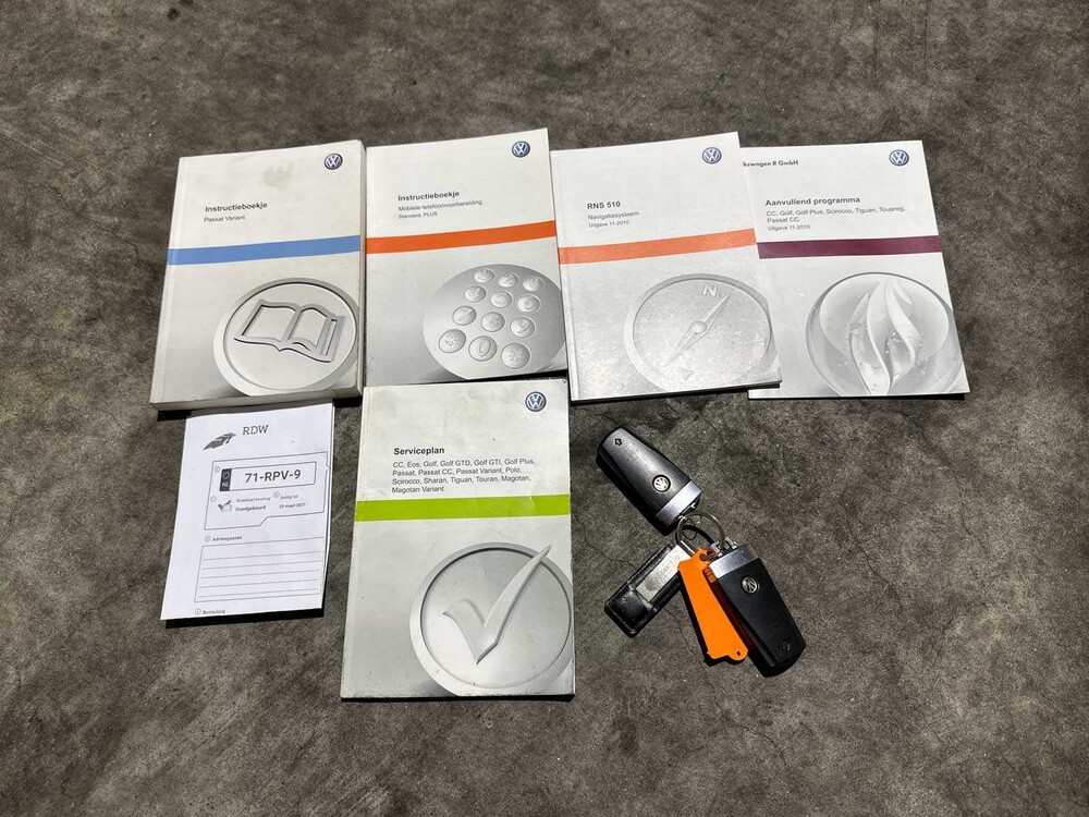 Volkswagen Passat Variant 1.8 TSI Highline 160 PS 2011 (Original-NL), 71-RPV-9