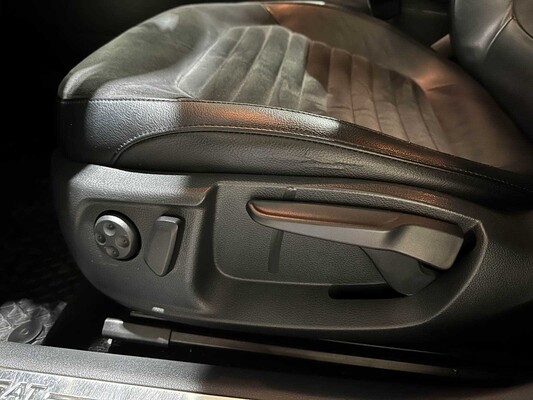 Volkswagen Passat Variant 1.8 TSI Highline 160pk 2011 (Origineel-NL), 71-RPV-9