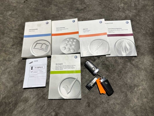 Volkswagen Passat Variant 1.8 TSI Highline 160 PS 2011 (Original-NL), 71-RPV-9