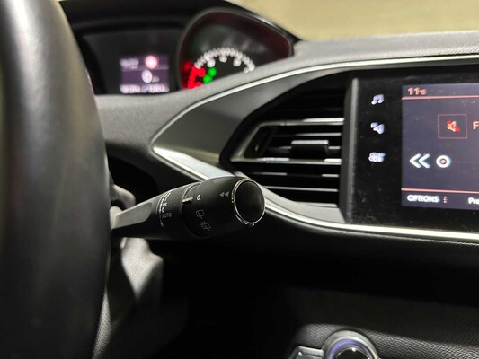 Peugeot 308 SW 1.2 PureTech Blue Lease Premium 5D 131 PS 2020 (Original-NL), H-199-PD