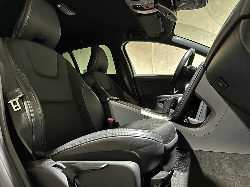 Volvo V60 2.4 D5 Twin Engine Special Edition 163pk 2015, NH-759-L