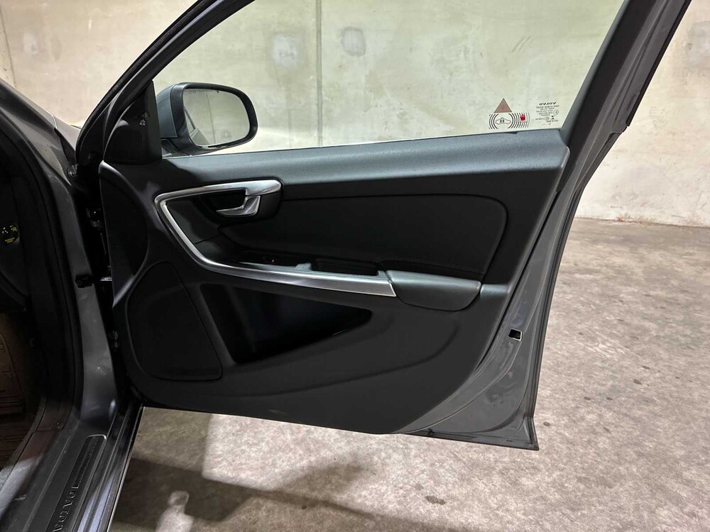 Volvo V60 2.4 D5 Twin Engine Special Edition 163pk 2015, NH-759-L