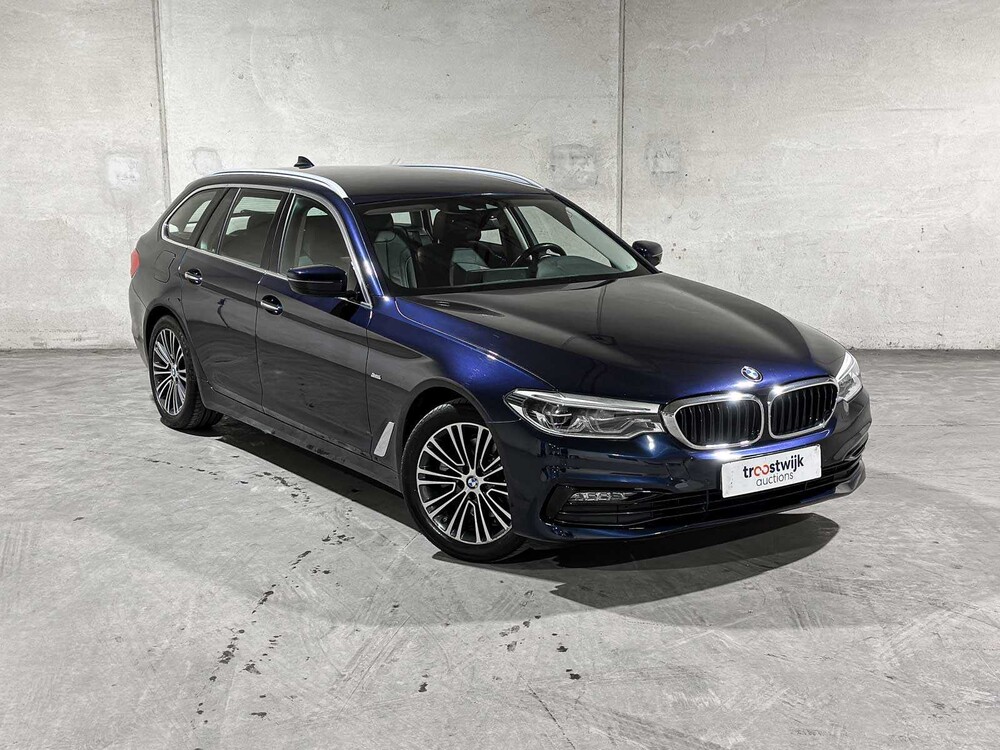 BMW 520i Touring High Executive Sport-Line 5-serie 184pk 2019 (Origineel-NL), XG-208-V