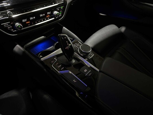 BMW 520i Touring High Executive Sport-Line 5er 184 PS 2019 (Original-NL), XG-208-V