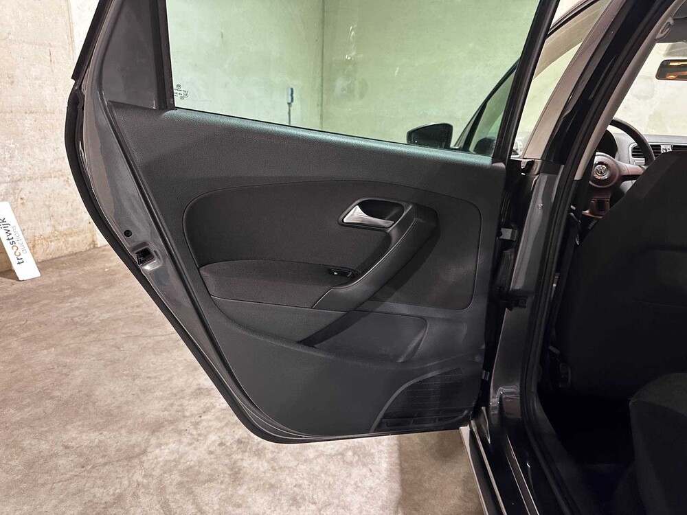 Volkswagen Polo 1.2 TSI BlueMotion Comfort Edition 89hp 2012, 70-XJJ-8