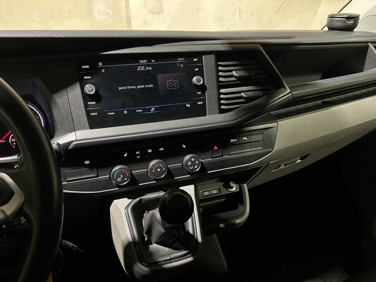 Volkswagen Transporter 2.0 TDI L2H1 30 DC 6-Persoons Highline 150pk 2020 (Origineel-NL), VGK-42-L Bedrijfswagen