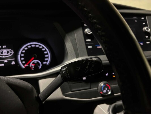 Volkswagen Transporter 2.0 TDI L2H1 30 DC 6-Persoons Highline 150pk 2020 (Origineel-NL), VGK-42-L Bedrijfswagen