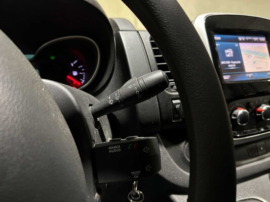 Renault Trafic 2.0 dCi 145 T29 L2H1 Double Cab 