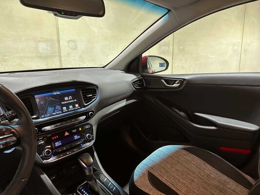 Hyundai IONIQ 1.6 GDi Comfort 141pk 2019 Plug-In Hyrbid (Origineel-NL), XS-254-P