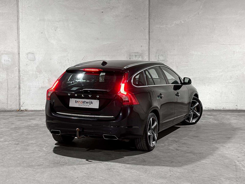 Volvo V60 2.4 D6 AWD Plug-In Hybrid Summum 215pk 2013 (Origineel-NL), 6-SVN-43