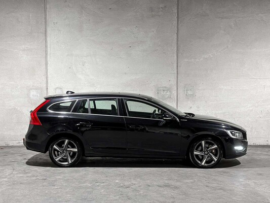 Volvo V60 2,4 D6 AWD Plug-In Hybrid Summum 215 PS 2013 (Original-NL), 6-SVN-43