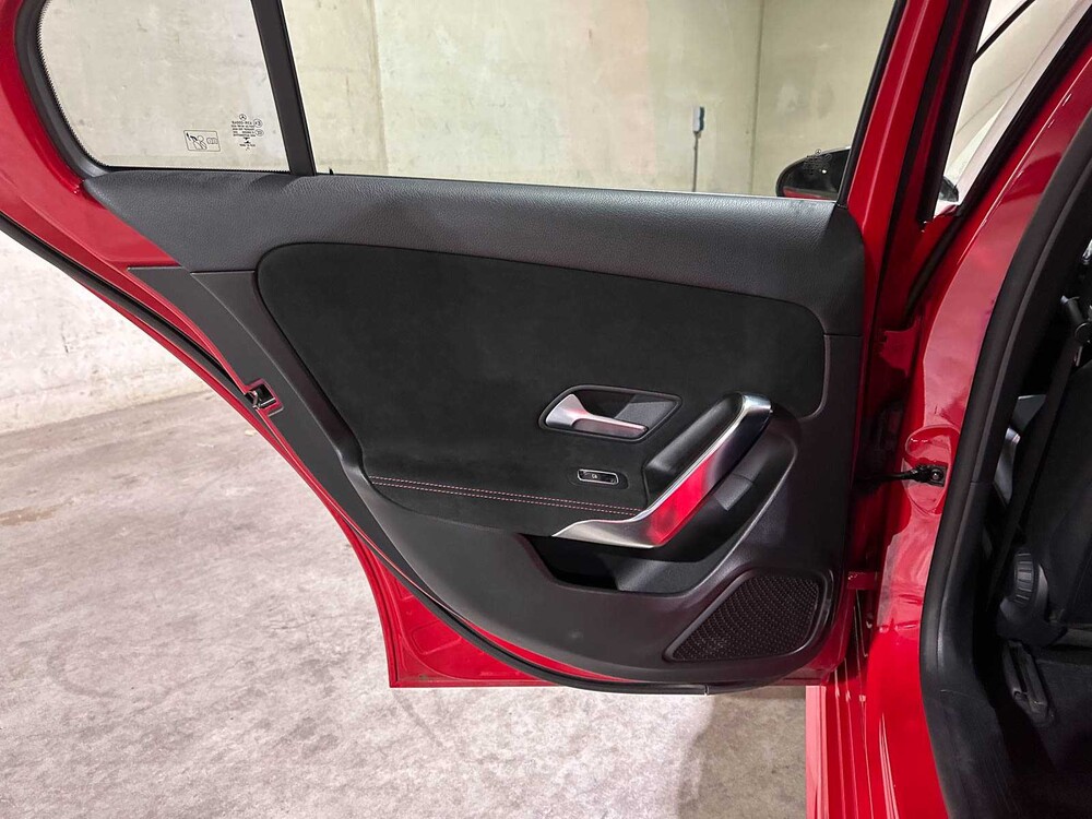 Mercedes-Benz A180 d Business Solution AMG 116pk 2018 (Origineel-NL) A-klasse, SR-559-F