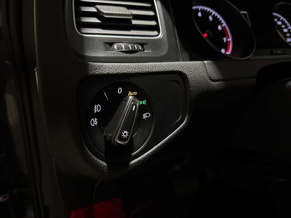 Volkswagen Golf 1.0 TSI Comfortline Business 110 PS 2018 (Original-NL), RX-771-L