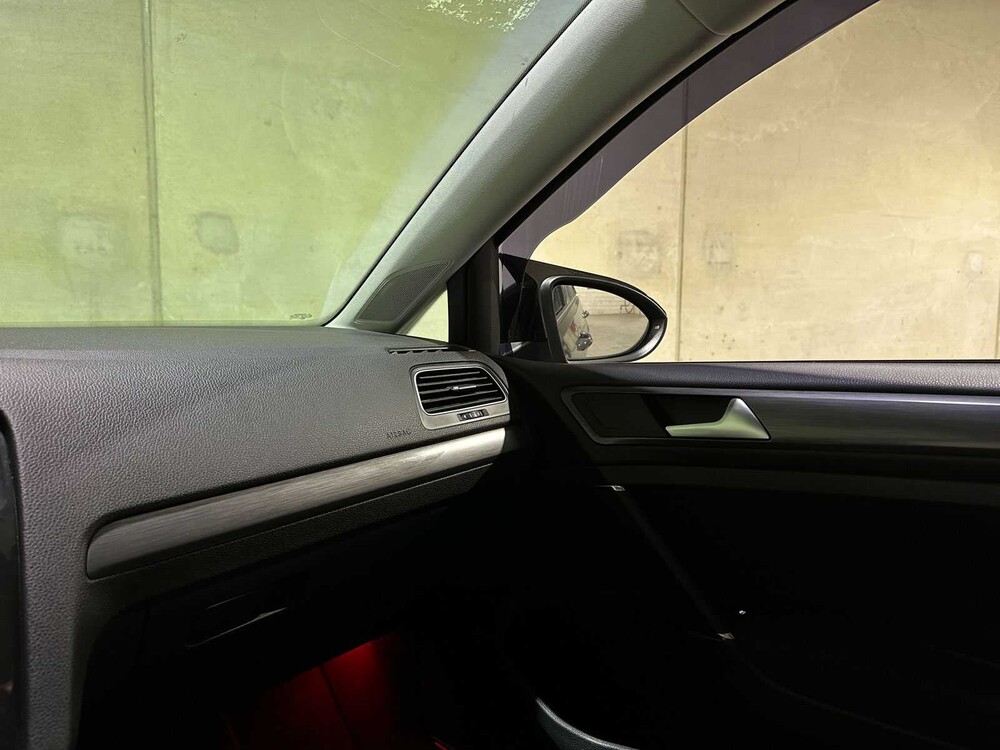 Volkswagen Golf 1.0 TSI Comfortline Business 110 PS 2018 (Original-NL), RX-771-L