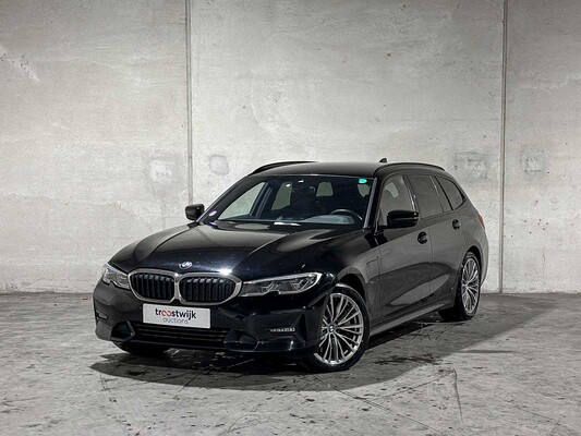 BMW 330e Touring Business Edition Plus 184pk 2021 3-serie (Origineel-NL + 1e Eigenaar) L-480-TL