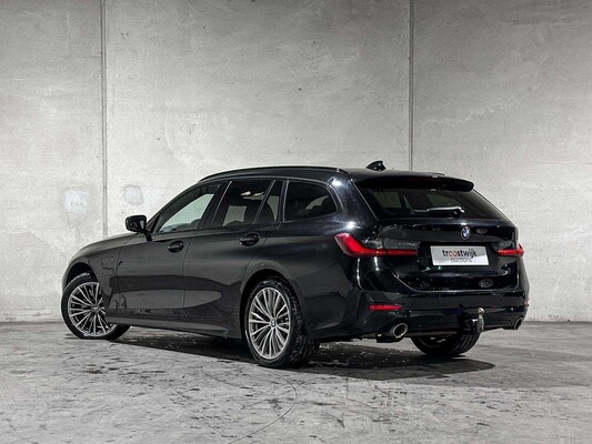 BMW 330e Touring Business Edition Plus 184pk 2021 3-serie (Origineel-NL + 1e Eigenaar) L-480-TL