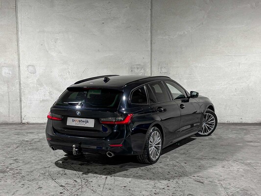 BMW 330e Touring Business Edition Plus 184pk 2021 3-serie (Origineel-NL + 1e Eigenaar) L-480-TL