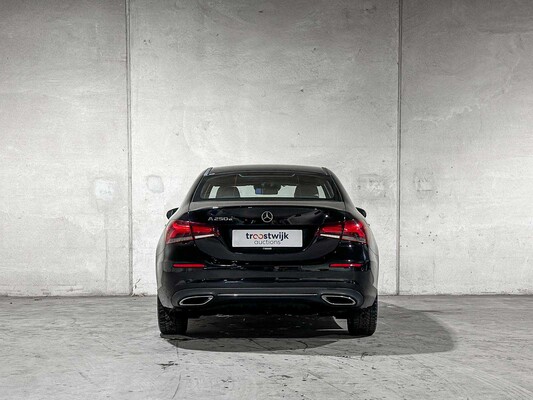 Mercedes-Benz A250 e Business Solution Luxury Limited 218pk 2020 (Origineel-NL + 1e Eigenaar) A-klasse, J-849-SG