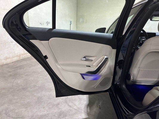 Mercedes-Benz A250 e Business Solution Luxury Limited 218pk 2020 (Origineel-NL + 1e Eigenaar) A-klasse, J-849-SG