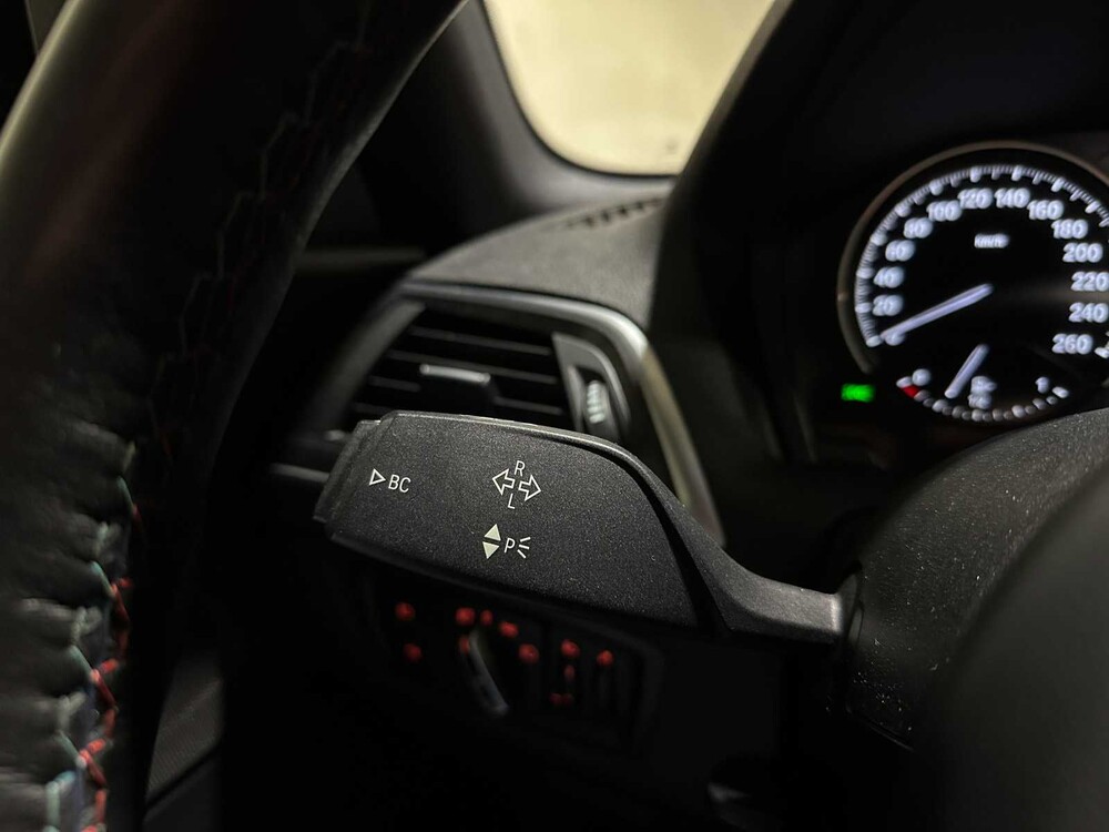 BMW 118i Edition M Sport Shadow High Executive 1-serie 134pk 2019, P-613-RT 