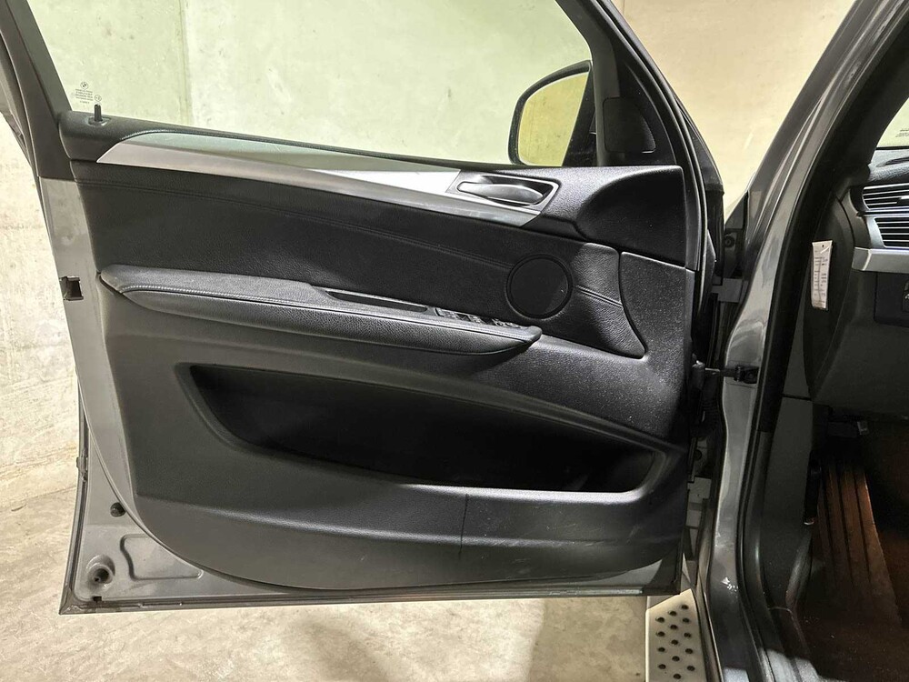 BMW X5 xDrive48i 4.8 V8 E70 355pk 2007, P-834-RB Youngtimer