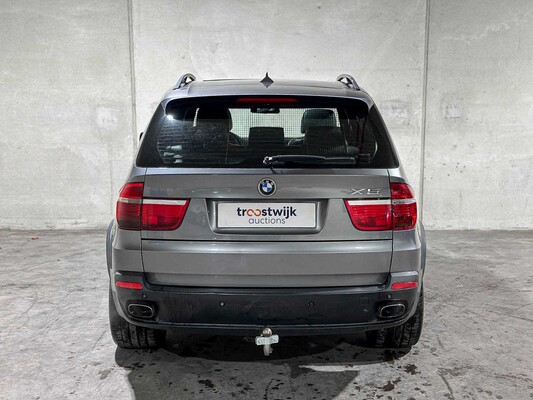 BMW X5 xDrive48i 4,8 V8 E70 355 PS 2007, P-834-RB Youngtimer