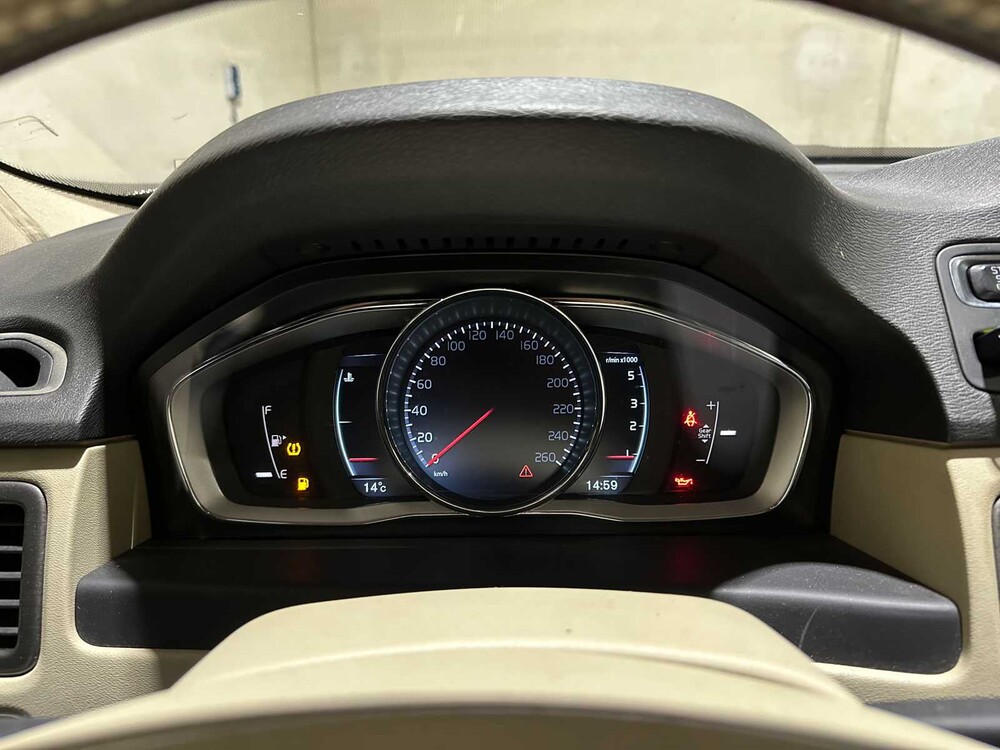 Volvo V70 2.0 D4 Summum 181pk 2015 (Origineel-NL), GB-859-B