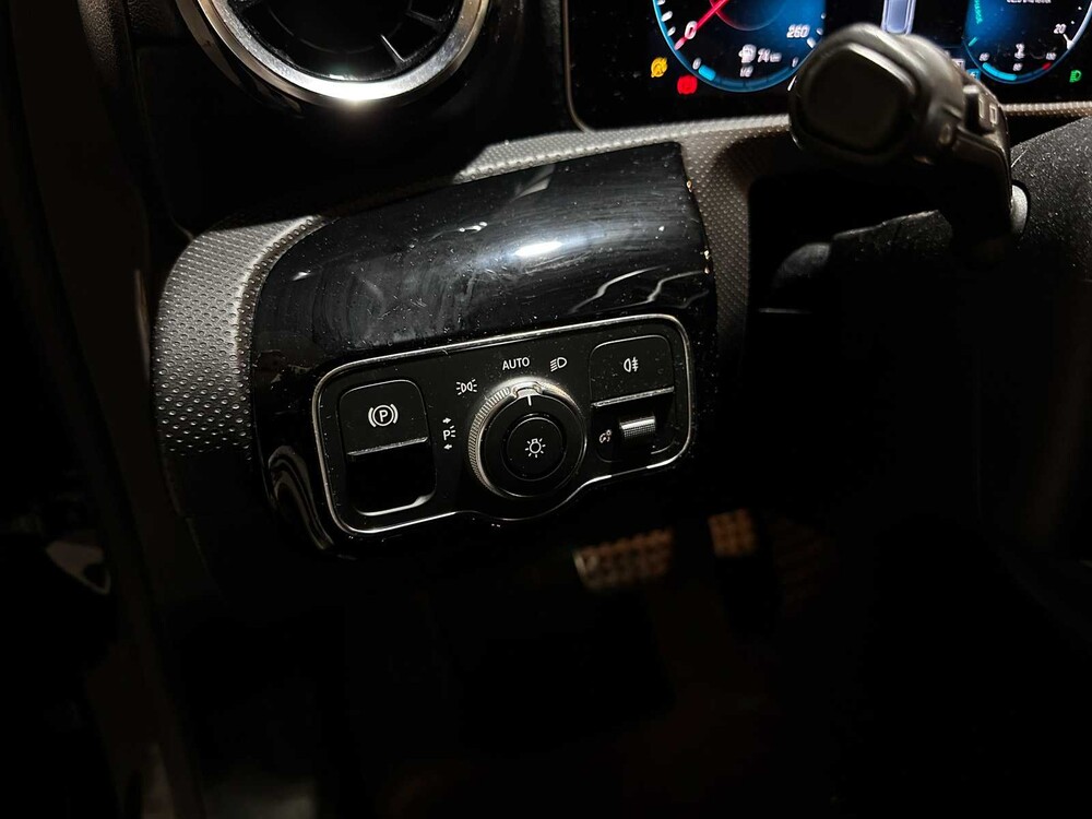 Mercedes-Benz A200 Business Solution AMG A-klasse 163pk 2019 (Origineel-NL), XH-436-L