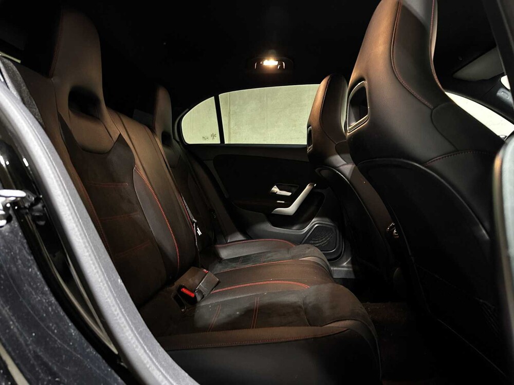 Mercedes-Benz A200 Business Solution AMG A-klasse 163pk 2019 (Origineel-NL), XH-436-L