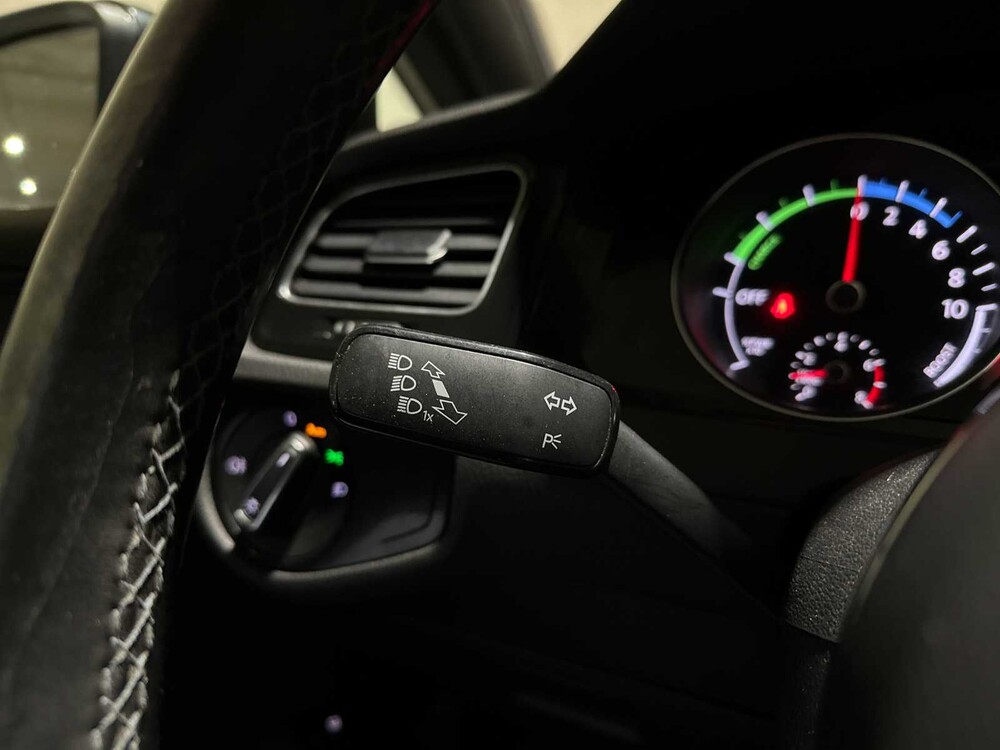 Volkswagen Golf GTE 1.4 TSI 204pk 2015 (Origineel-NL), 1-ZNB-51