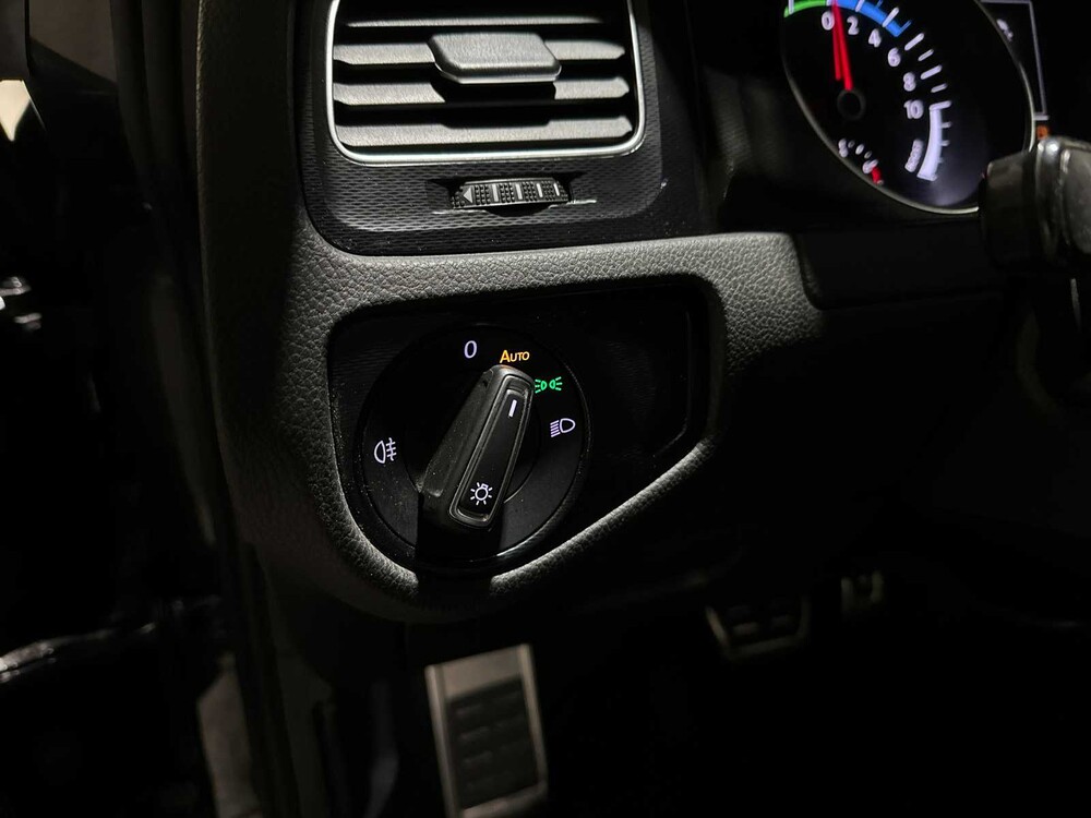 Volkswagen Golf GTE 1.4 TSI 204pk 2015 (Origineel-NL), 1-ZNB-51