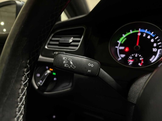 Volkswagen Golf GTE 1.4 TSI 204pk 2015 (Origineel-NL), 1-ZNB-51