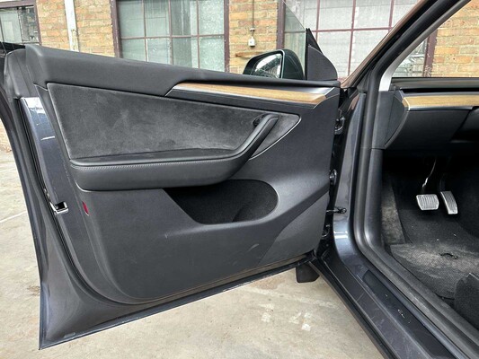 Tesla Model Y Max Range AWD 345pk 2022