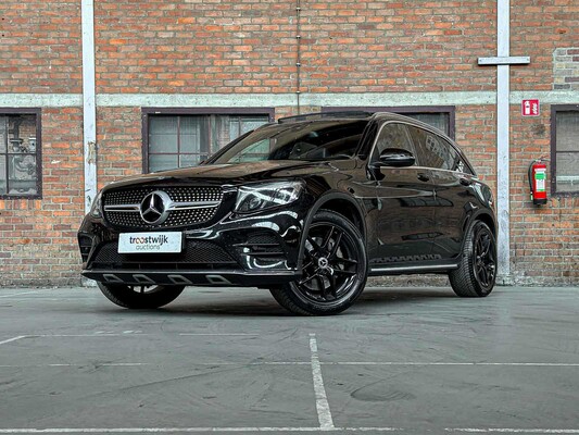 Luxury & sports cars in Boxmeer