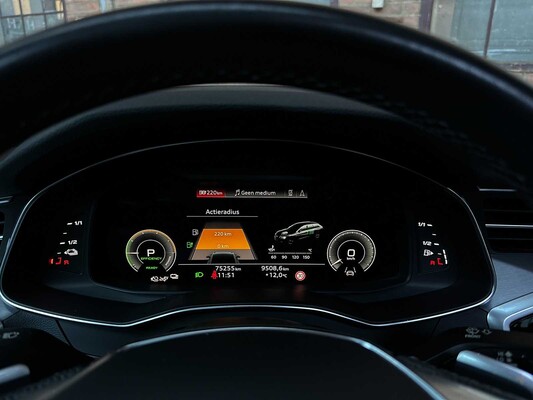 Audi A6 Avant 55 TFSI e Quattro Pro Line S Competition 367pk 2023 (Plug-In Hybrid), HLJ-85-T